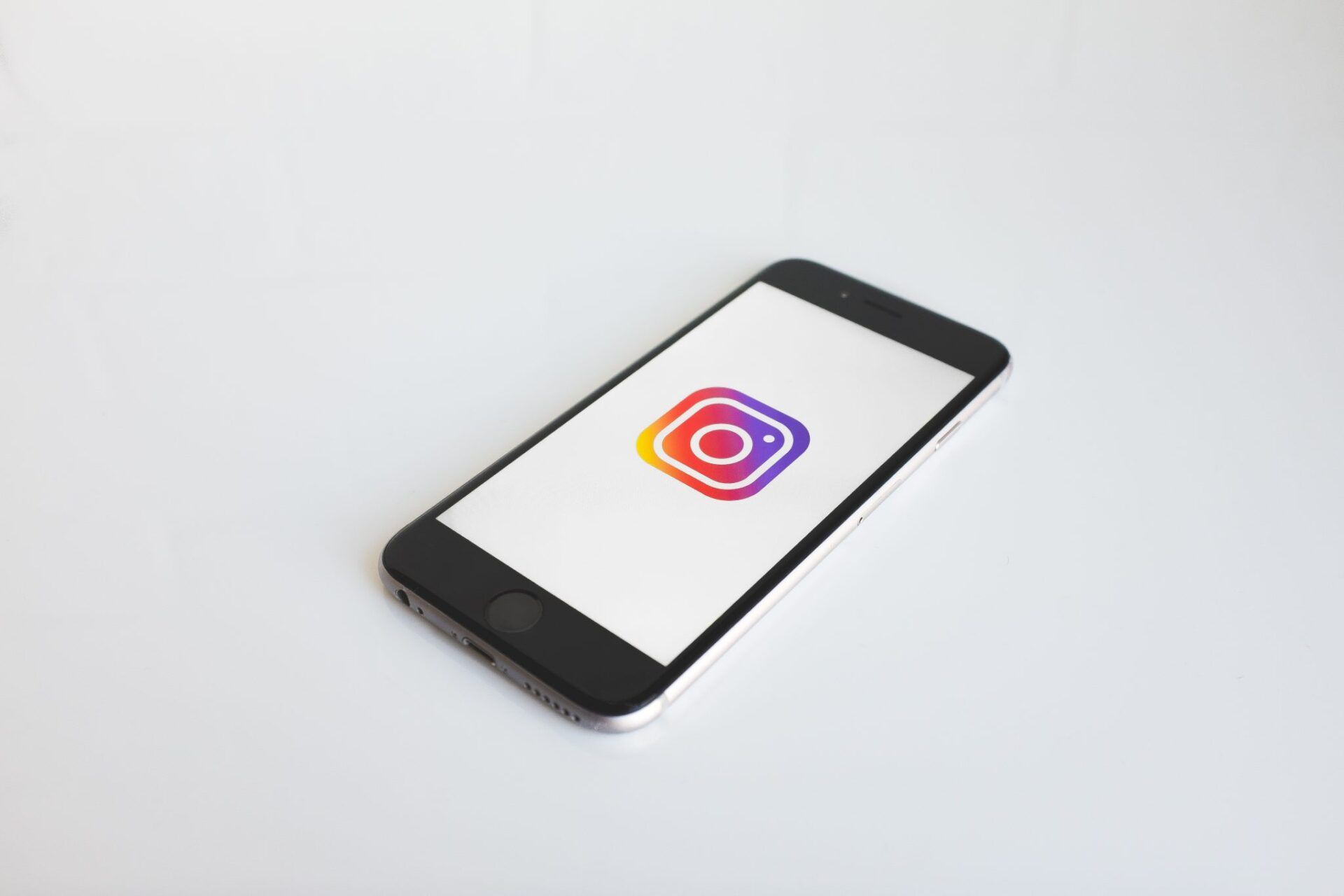 neonbrand 375050 unsplash Como sacarle partido a las nuevas herramientas de Instagram